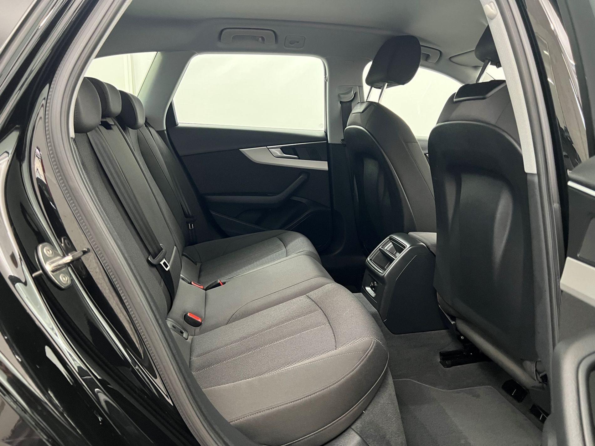 A4 Avant 40 2.0 tdi mhev Business 204cv s-tronic - Autosani