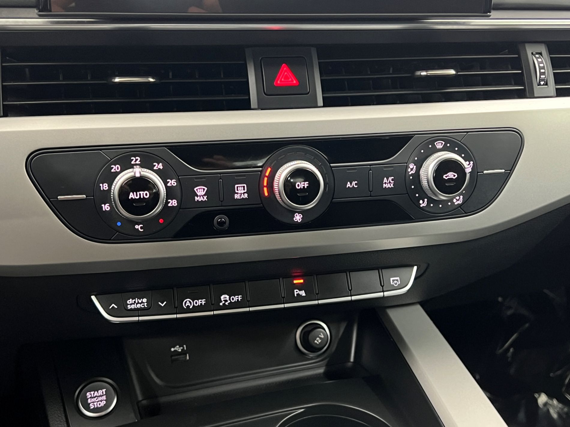 A4 Avant 40 2.0 tdi mhev Business 204cv s-tronic - Autosani