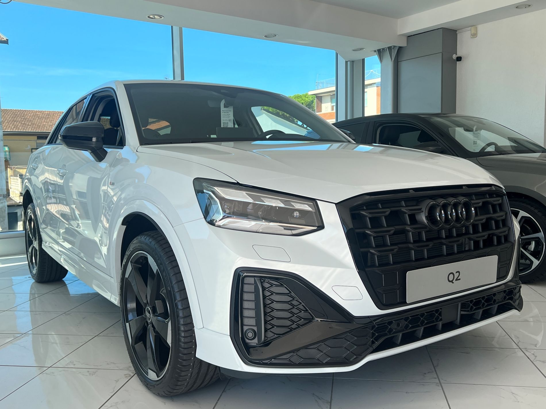 Q2 35 2.0 tdi Identity Black s-tronic - Autosani