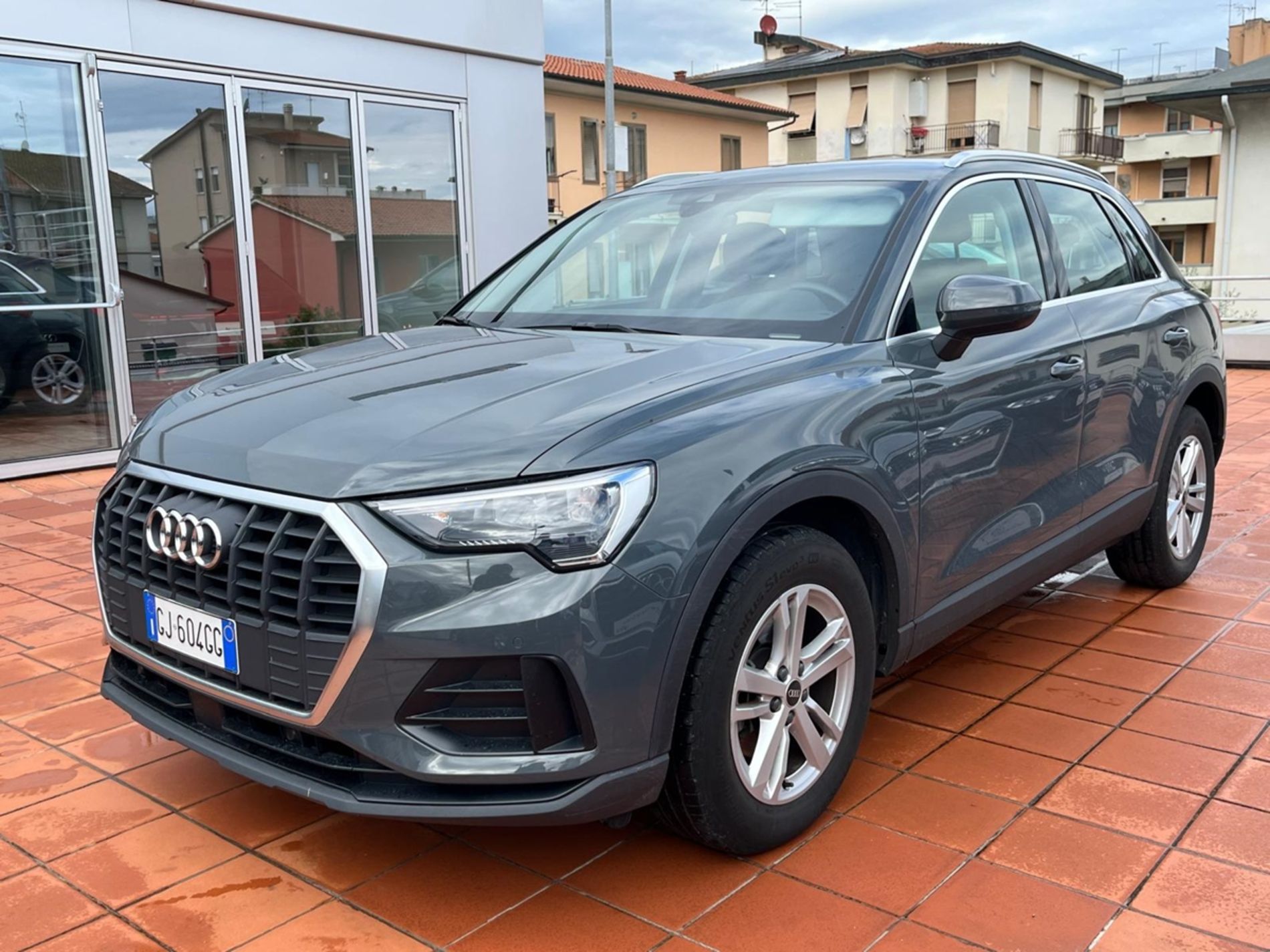 Q3 35 1.5 tfsi mhev Business s-tronic - Autosani