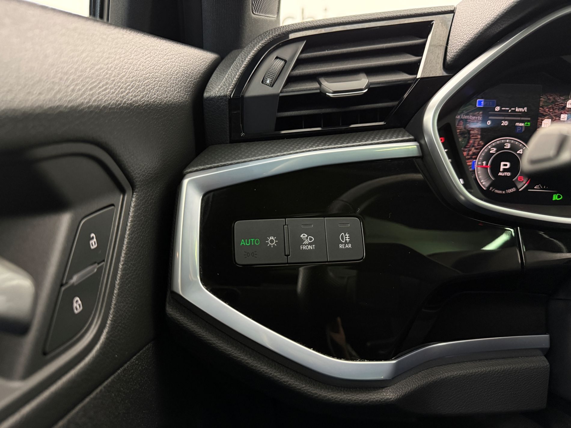 Q3 40 2.0 tdi S line edition quattro 200cv s-tronic - Autosani