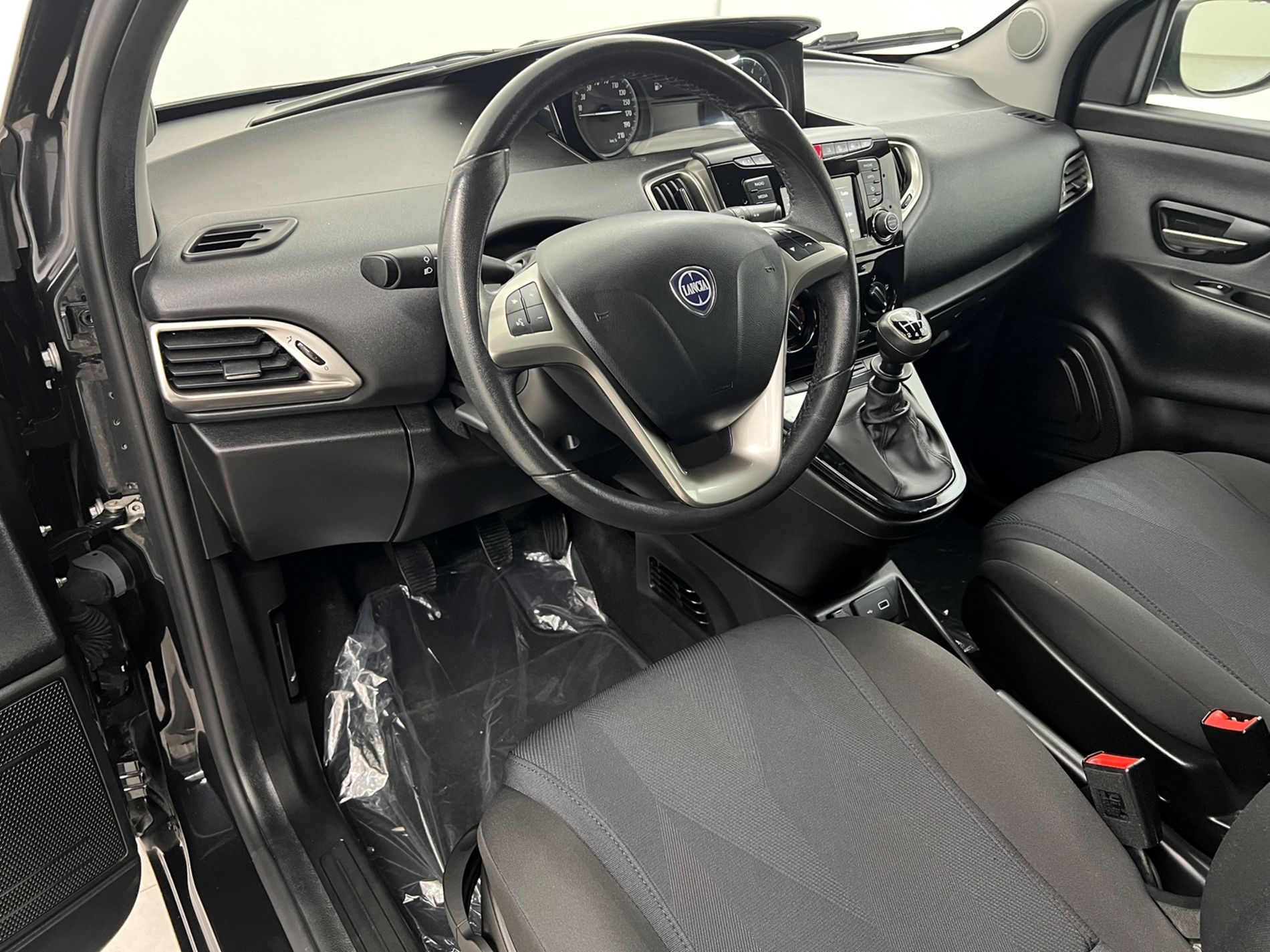 Ypsilon 1.0 firefly hybrid Gold s&s 70cv - Autosani