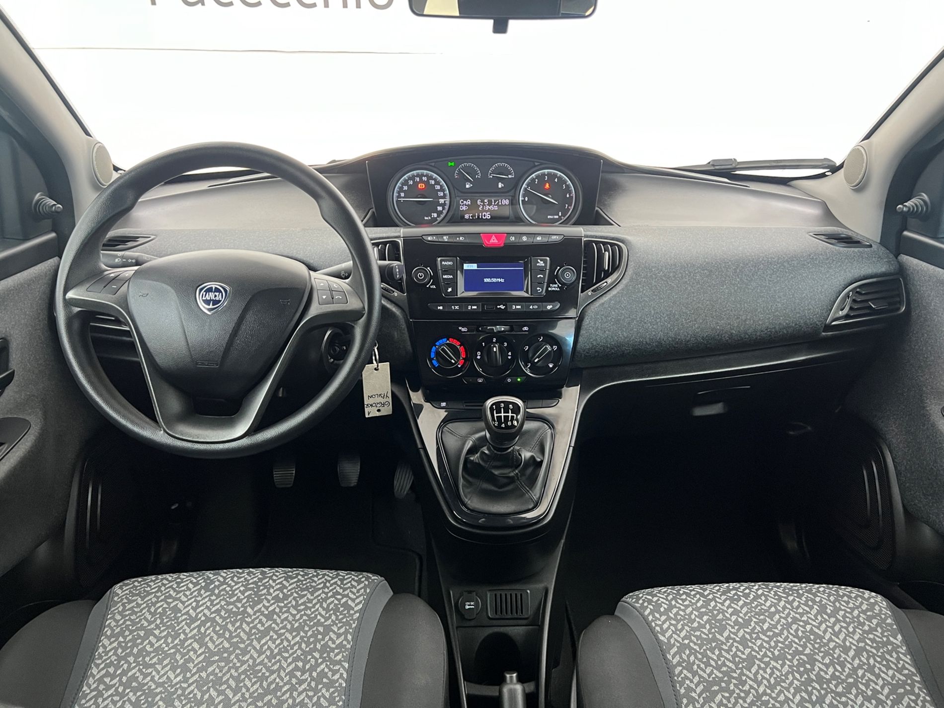 Ypsilon 1.0 firefly hybrid Silver s&s 70cv 5p.ti - Autosani